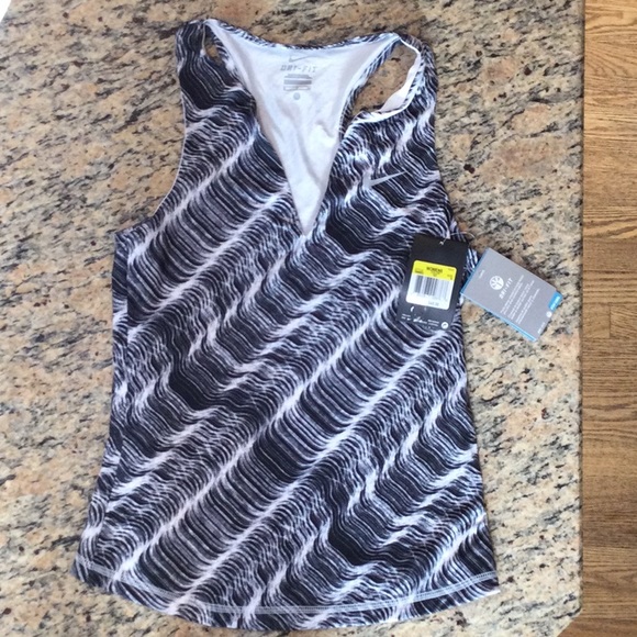 Nike NWT womens size small tank - Picture 6 of 6